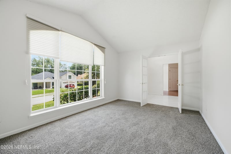 6112 Winding Bridge Dr, Jacksonville, FL 32277