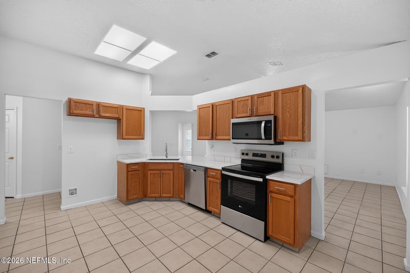 612 Abbey Ct, Orange Park, FL 32073