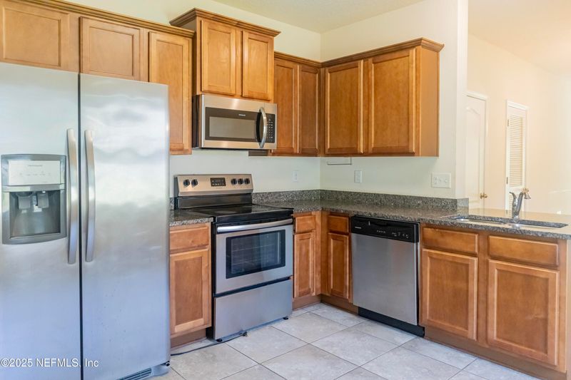 612 Servia Dr, St Johns, FL 32259