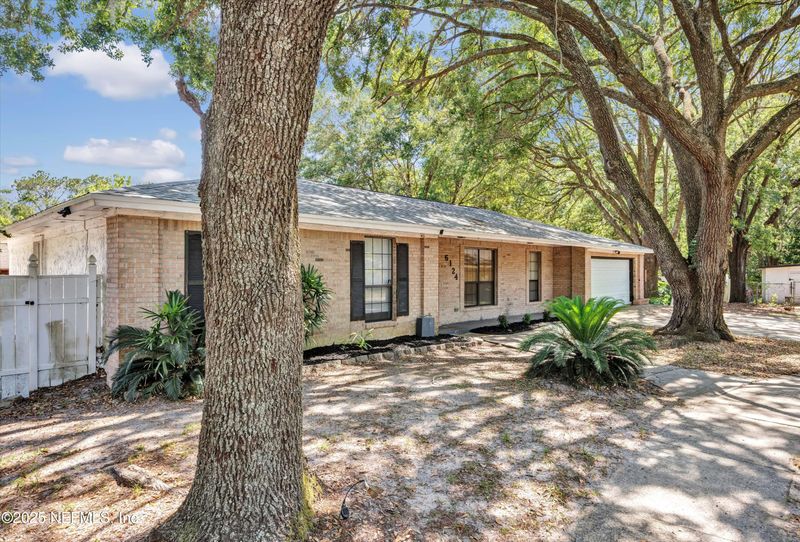 6124 Blank Dr, Jacksonville, FL 32244