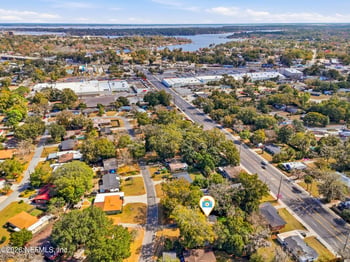 6124 Woodside Dr, Jacksonville, FL 32210