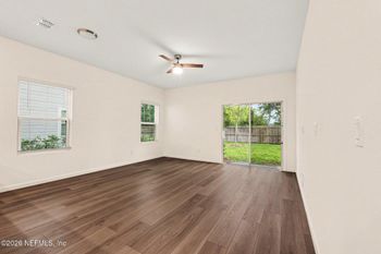 614 Holly Lks Dr, Orange Park, FL 32073