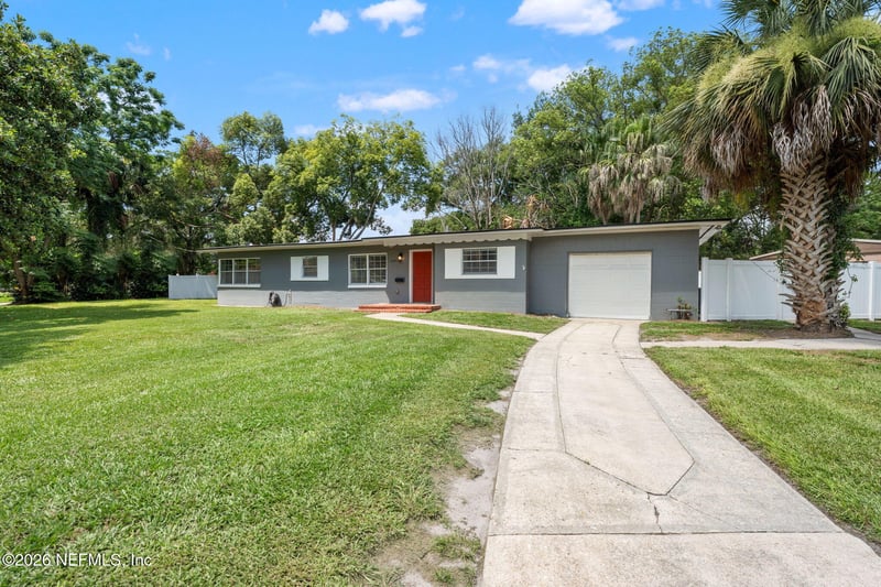 6144 Robbins Cir N, Jacksonville, FL 32211