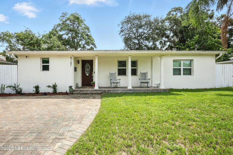 6147 Suwanee Rd, Jacksonville, FL 32217