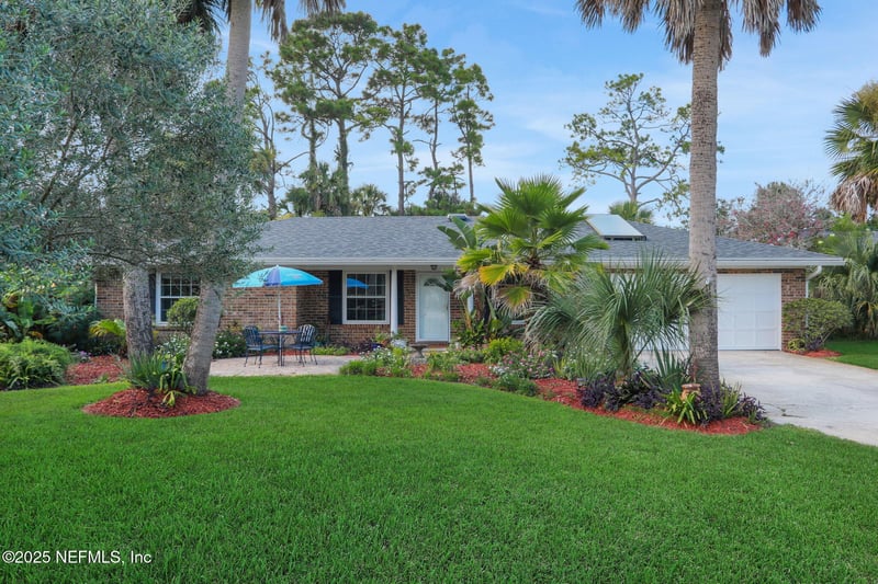 616 Davis St, Neptune Beach, FL 32266