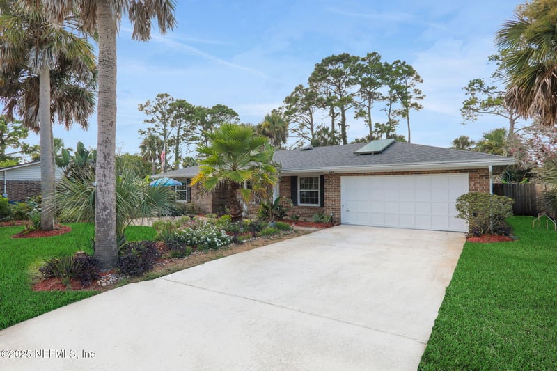 616 Davis St, Neptune Beach, FL 32266