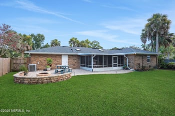 616 Davis St, Neptune Beach, FL 32266