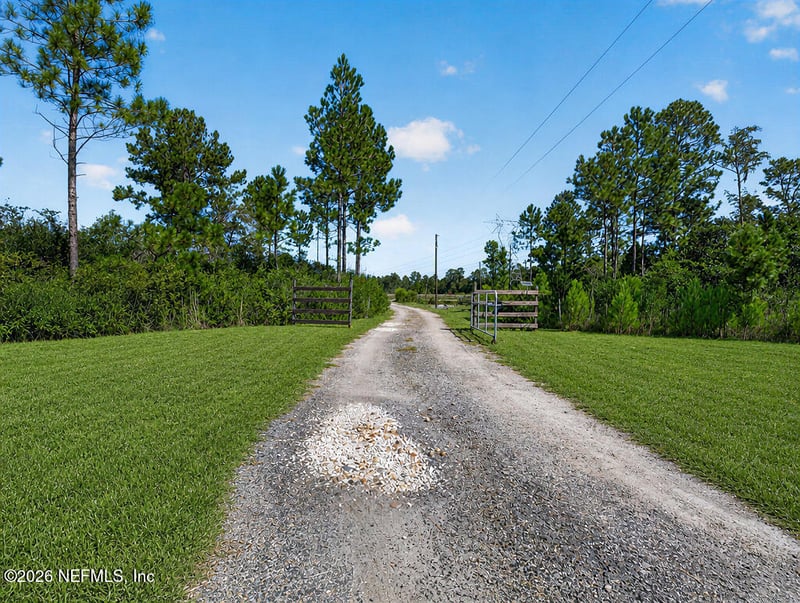 6195 River Rd, Hilliard, FL 32046