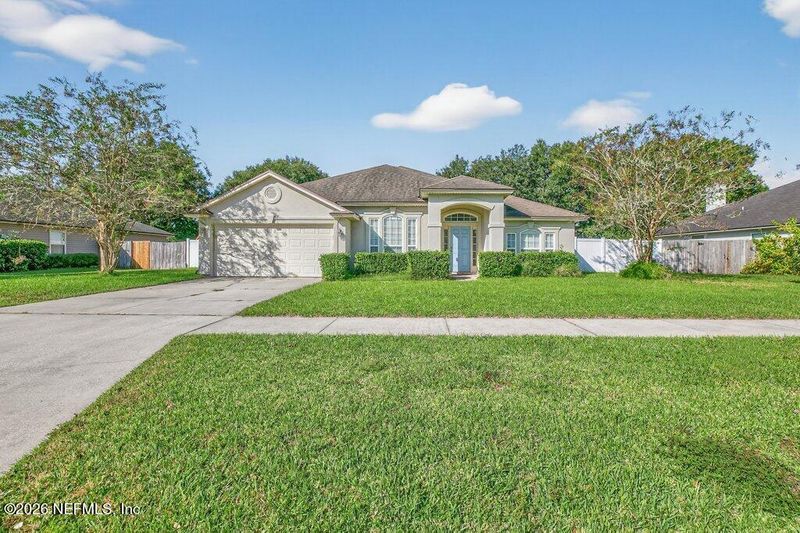 620 Martin Lakes Dr E, Jacksonville, FL 32220