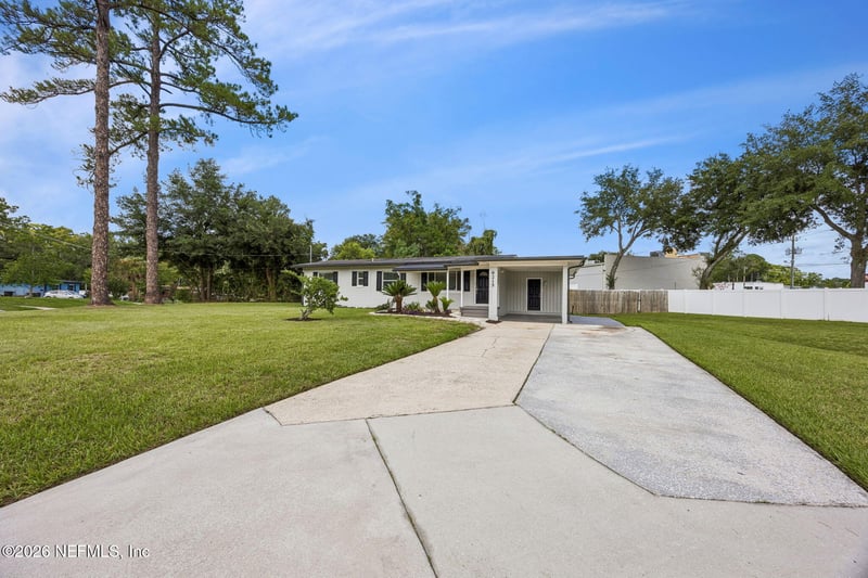 6215 Randia Dr, Jacksonville, FL 32210