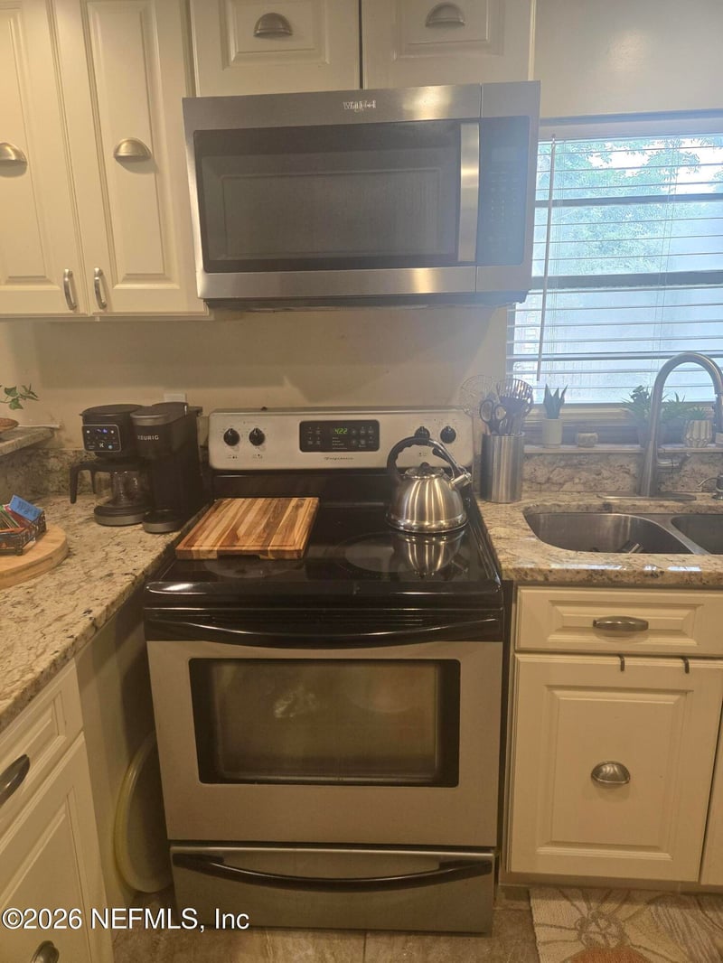 6215 Woodlawn Ct, Jacksonville, FL 32209