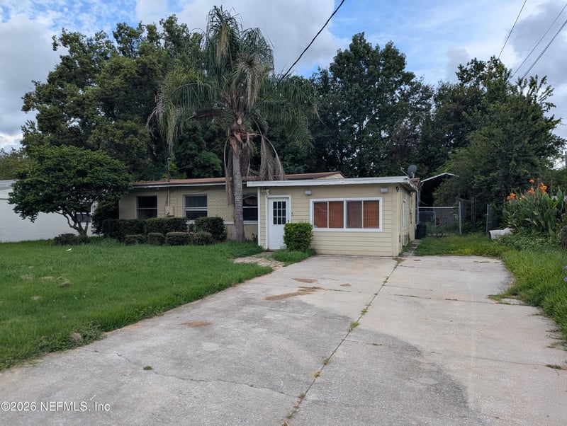 6220 Pennant Dr W, Jacksonville, FL 32244