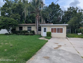 6220 Pennant Dr W, Jacksonville, FL 32244
