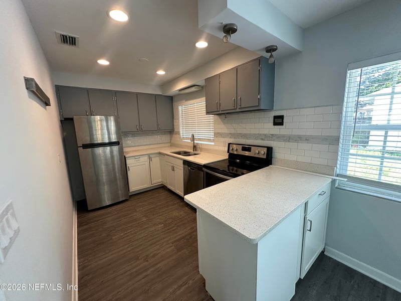 6226 Mercer Cir E, Jacksonville, FL 32217