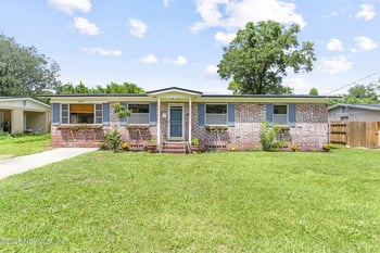 6235 Pine Summit Dr, Jacksonville, FL 32211