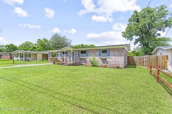 6235 Pine Summit Dr, Jacksonville, FL 32211