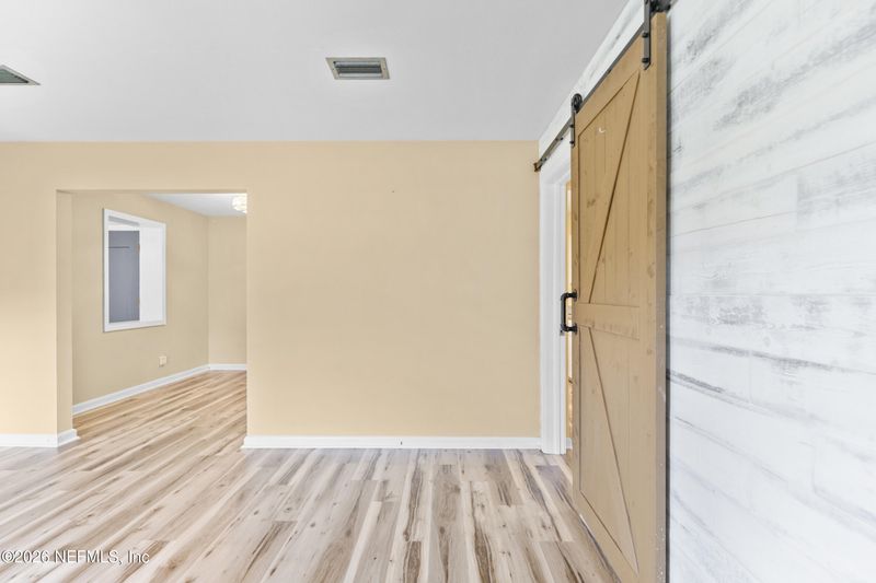 6235 Pine Summit Dr, Jacksonville, FL 32211