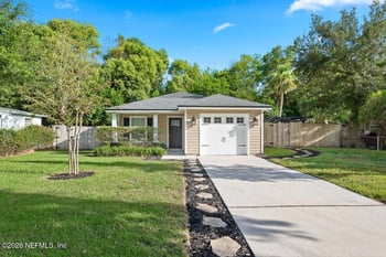 6237 Syringa Ln, Jacksonville, FL 32211