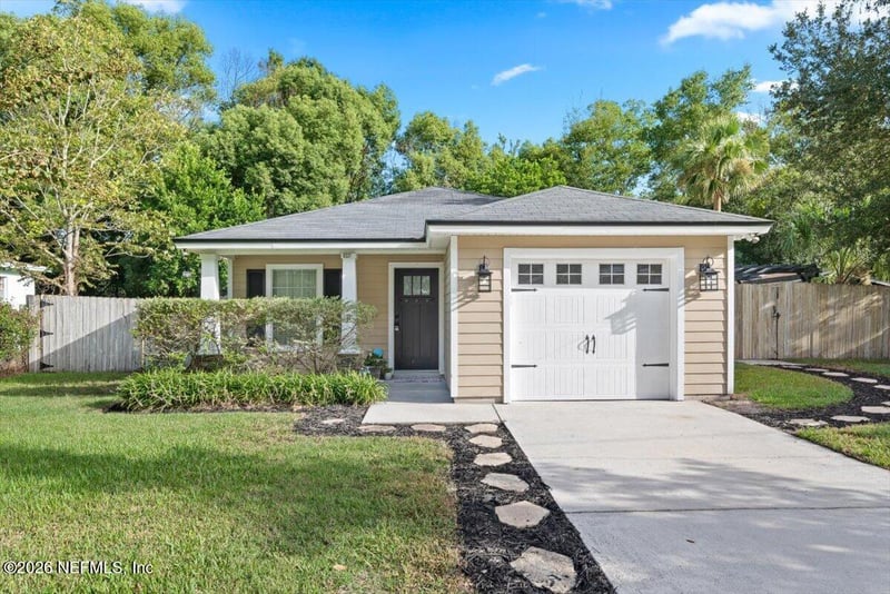 6237 Syringa Ln, Jacksonville, FL 32211