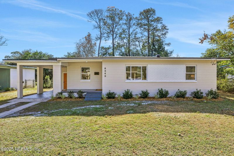 6240 Sage Dr, Jacksonville, FL 32210