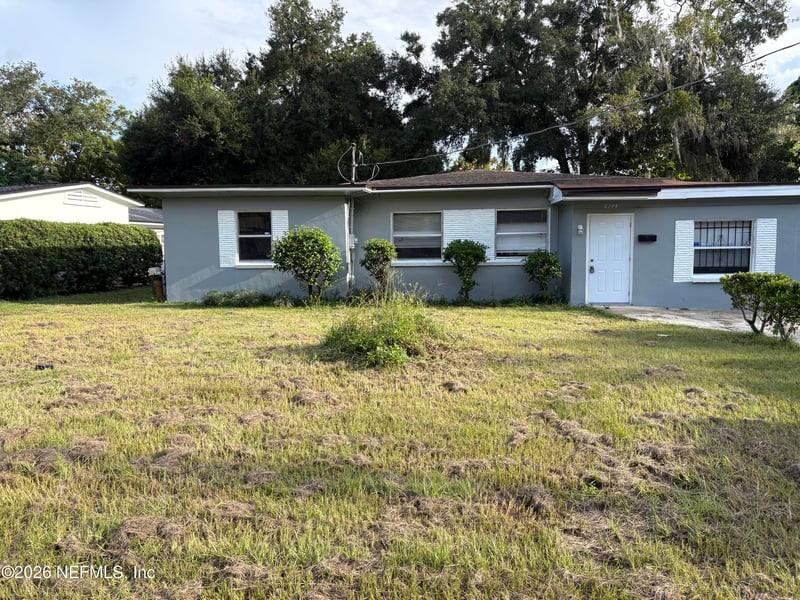 6244 Pine Bluff Dr, Jacksonville, FL 32211