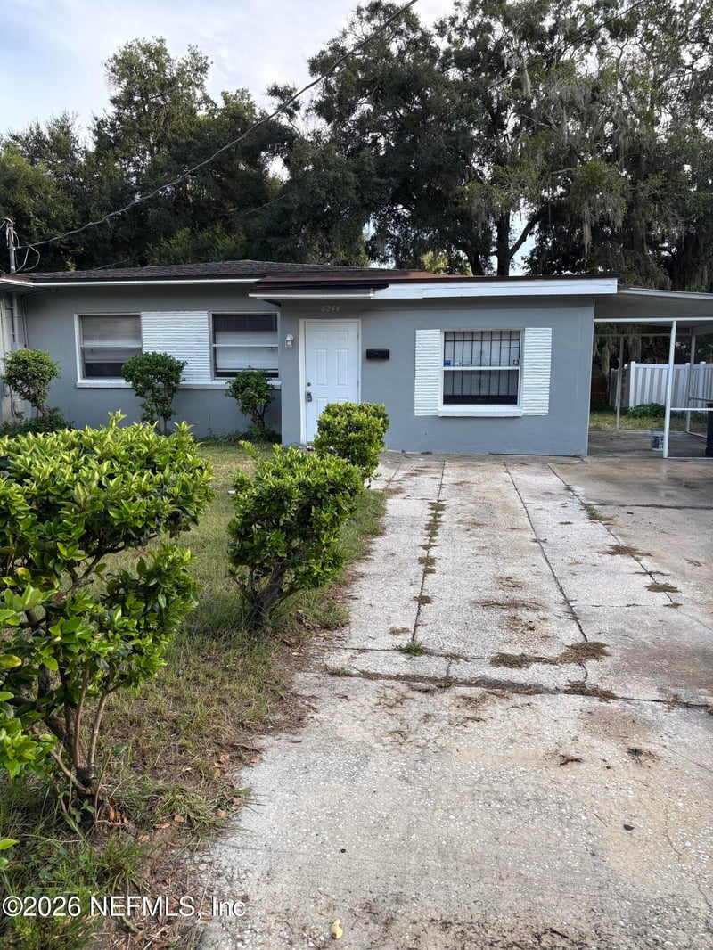 6244 Pine Bluff Dr, Jacksonville, FL 32211