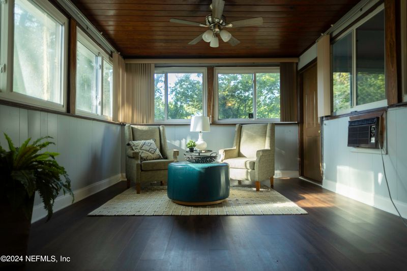 6252 Merrill Rd, Jacksonville, FL 32277