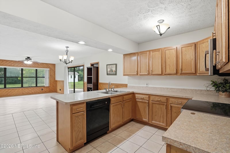 6258 Spring Forest Cir, Jacksonville, FL 32216