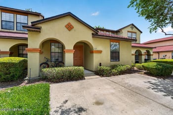 629 Briar Way Ln, St Johns, FL 32259