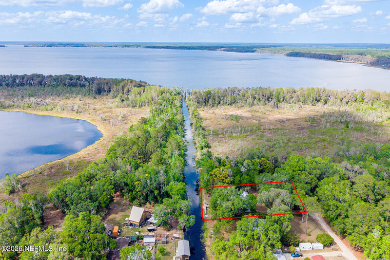 6308 Island Rd, Melrose, FL 32666