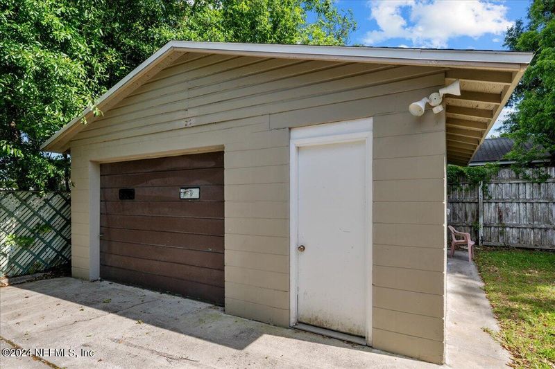 6322 Bartholf Ave, Jacksonville, FL 32210