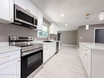 6344 Dickens Dr, Jacksonville, FL 32244