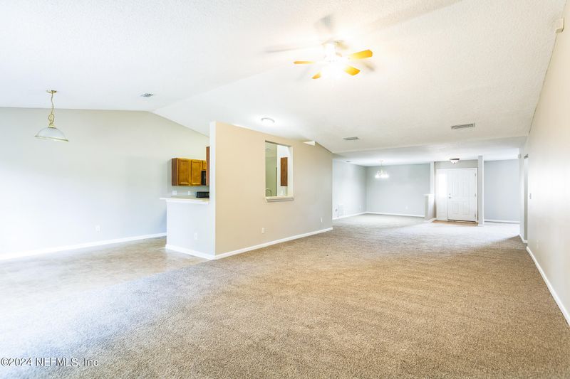 6368 Spring Hollow Ct, Jacksonville, FL 32218