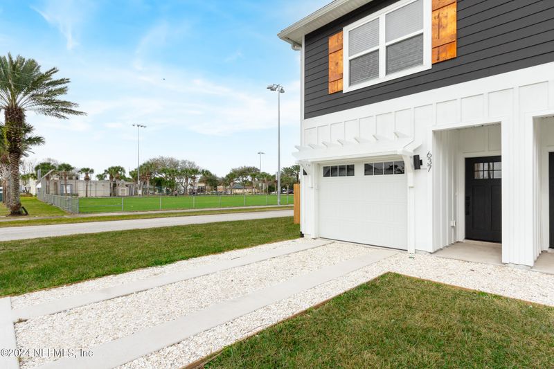 637 5th Ave S, Jacksonville Beach, FL 32250