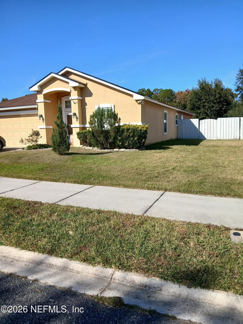 6389 Pinewood Hills Dr, Jacksonville, FL 32218
