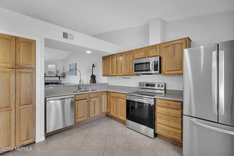 639 Aquatic Dr, Atlantic Beach, FL 32233