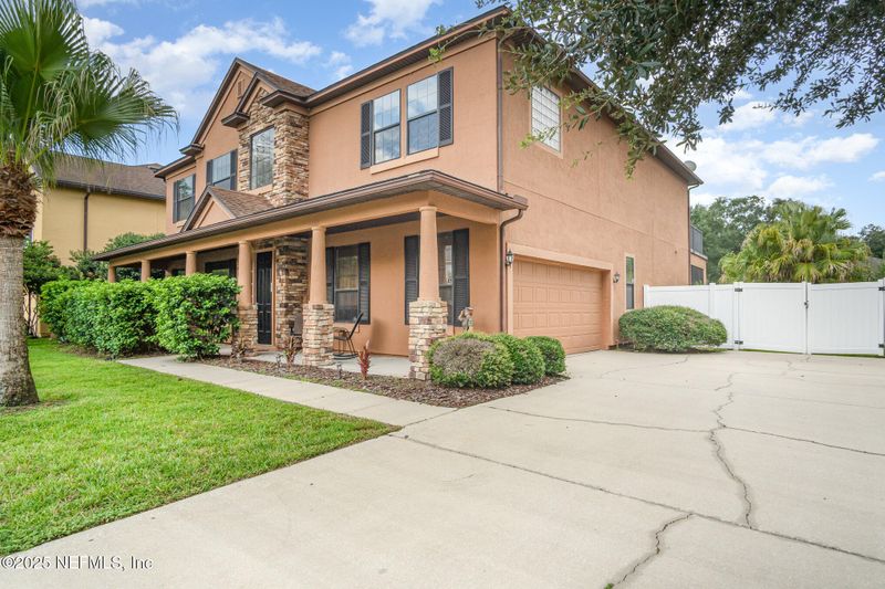 642 Wakeview Dr, Orange Park, FL 32065