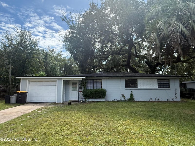 6422 Solandra Dr, Jacksonville, FL 32210