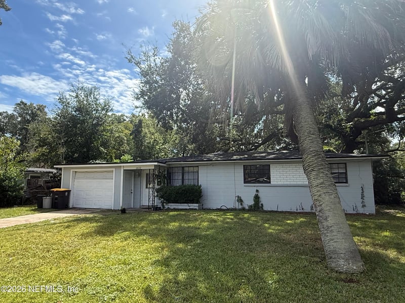 6422 Solandra Dr, Jacksonville, FL 32210