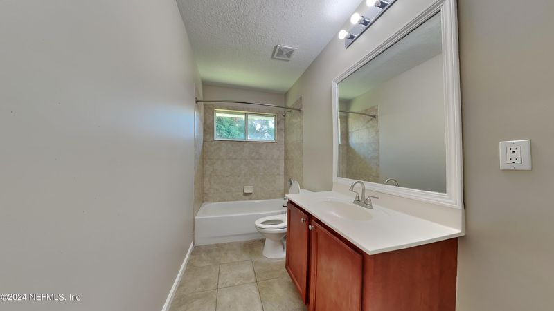 644 Reflection Cove Rd, Jacksonville, FL 32218
