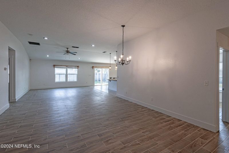 6476 Rolling Tree St, Jacksonville, FL 32222