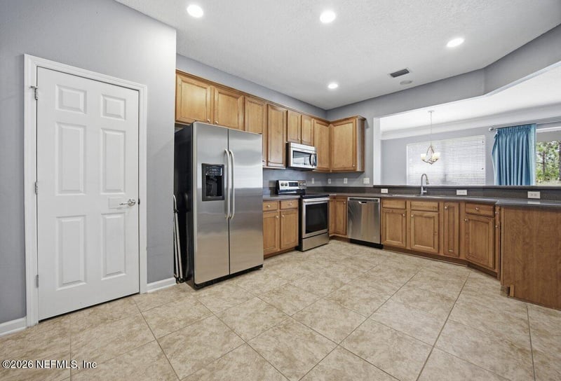 6476 Smooth Thorn Ct, Jacksonville, FL 32258