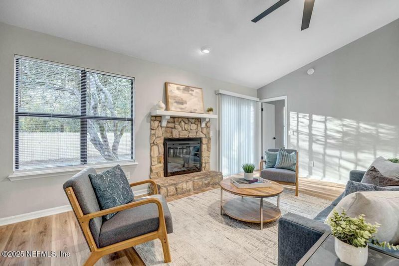 6498 Diamond Leaf Ct S, Jacksonville, FL 32244