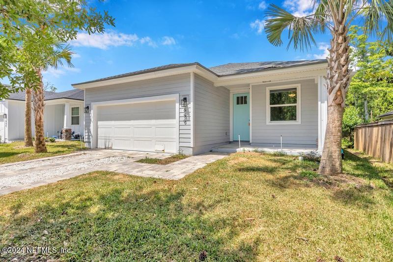 650 Begonia St, Atlantic Beach, FL 32233