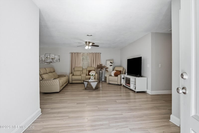 6502 Barnes Rd S, Jacksonville, FL 32216