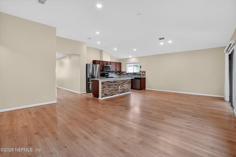 6517 Sandler Lakes Dr, Jacksonville, FL 32222