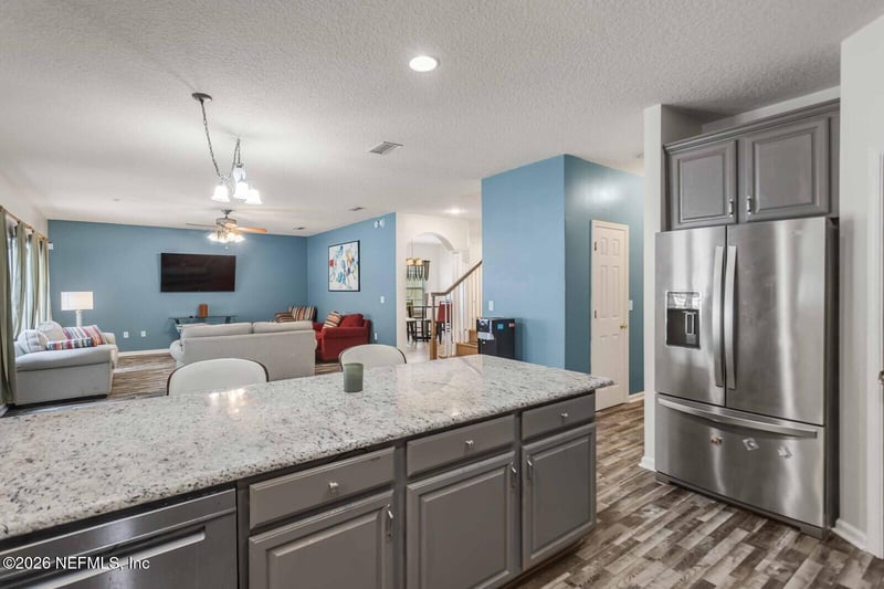 652 Spanish Wells Rd, Jacksonville, FL 32218