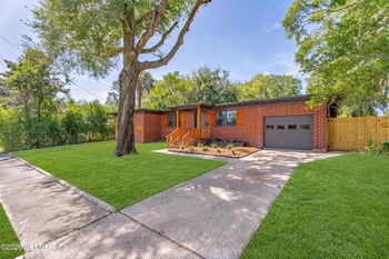 6522 Barkwood Dr, Jacksonville, FL 32277