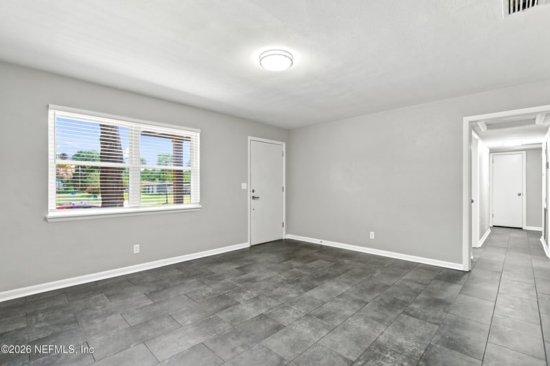 6522 Barkwood Dr, Jacksonville, FL 32277