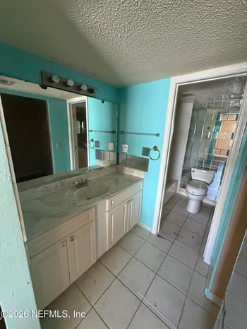 6552 La Mirada Dr E, Jacksonville, FL 32217